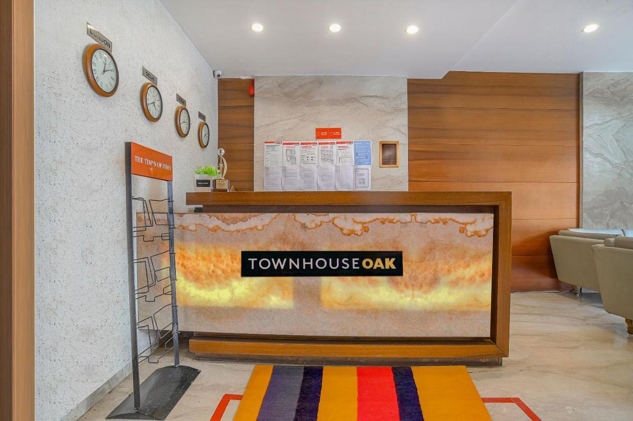 Vaccinated Staff- Townhouse Oak Hotel Silvotel インドール エクステリア 写真