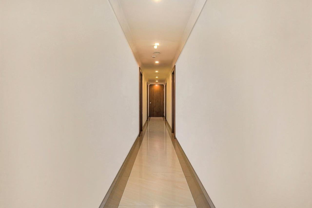 Vaccinated Staff- Townhouse Oak Hotel Silvotel インドール エクステリア 写真