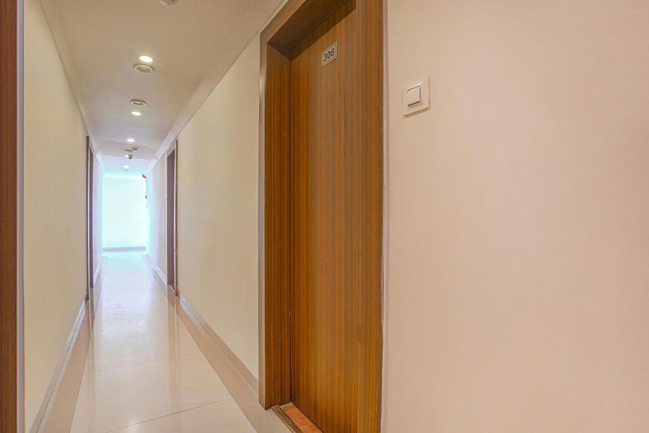 Vaccinated Staff- Townhouse Oak Hotel Silvotel インドール エクステリア 写真